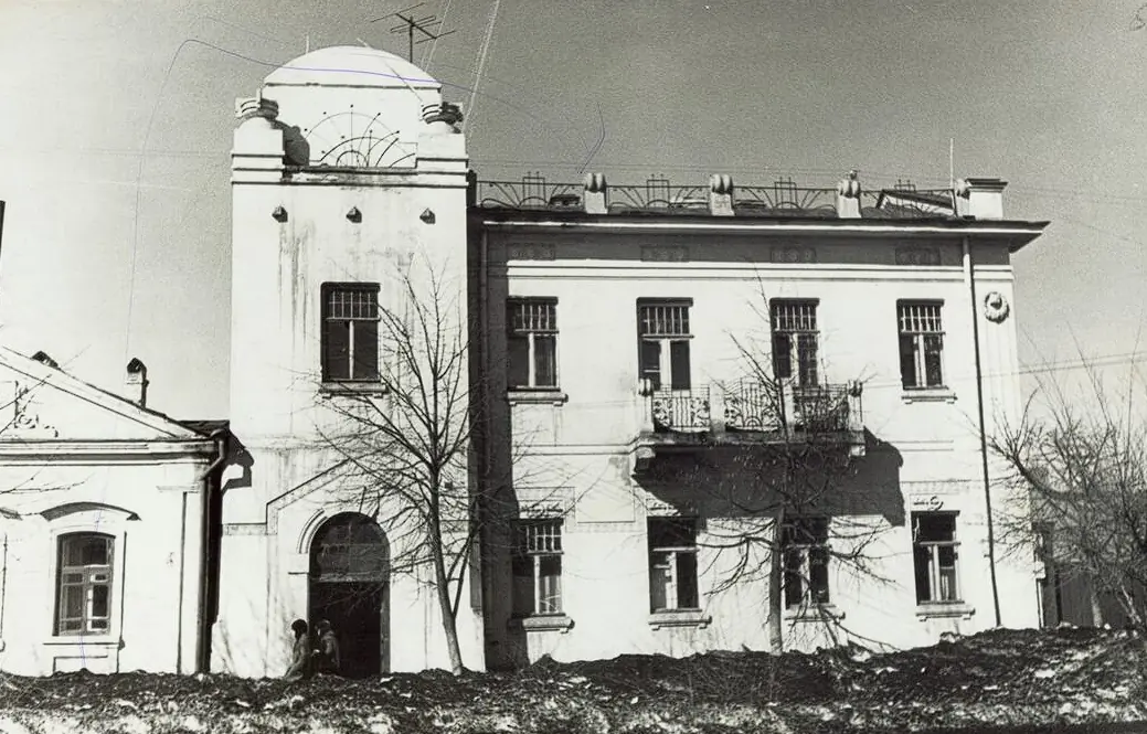 Улица Ульянова до строительства Ленинской мемориальной зоны.