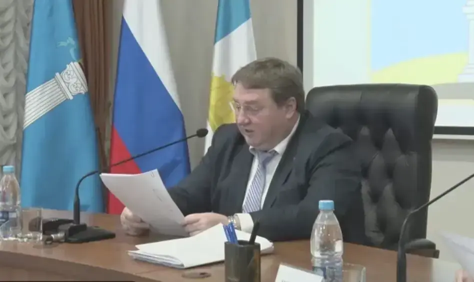 Изображение поста «Снег, Болдакин в очках и плохие водители»