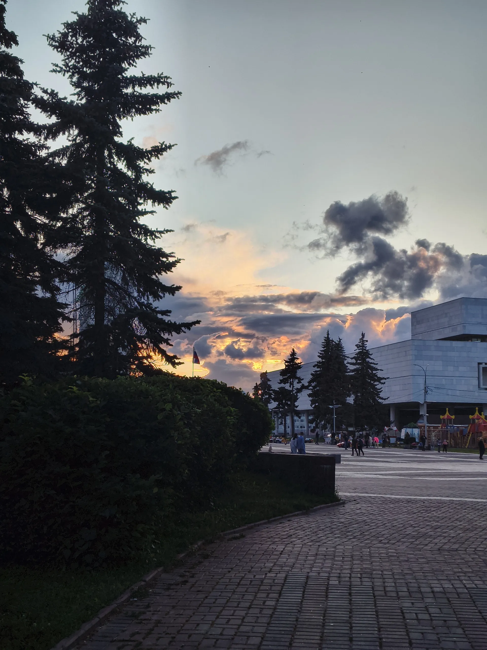 Изображение поста «Мемцентр. Лето»